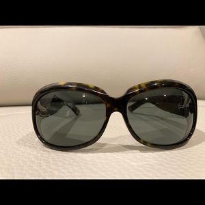 Bottega Veneta sunglasses. Made in Italy.